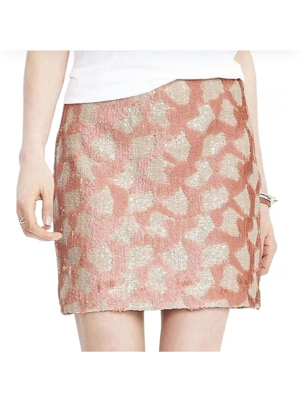 Banana republic cream and pink sequin patterned side zip mini skirt size 6
